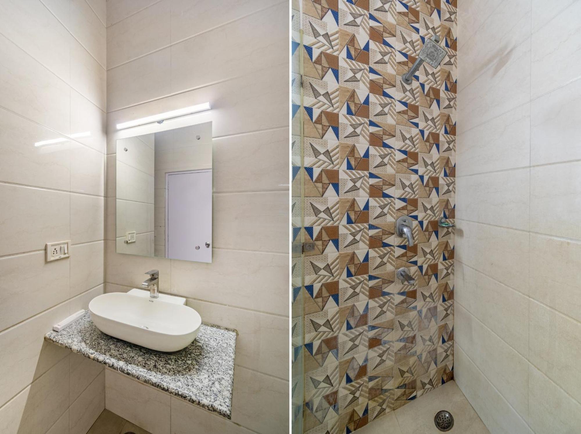 Hotel South Indian Делхи Екстериор снимка